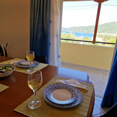 K For Karavomilos 公寓 *